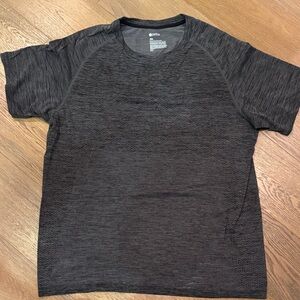 Zella Men's Short Sleeve Crew Tee in Charcoal Gray